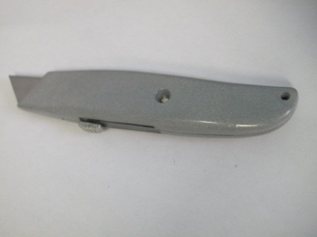 Nóż uniwersalny wysuwany 15cm 613000 Nóż uniwersalny wysuwany 15cm 613000