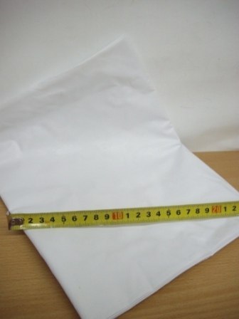 Obrus 10szt. PCV 90x130 biały-tłoczone kwiaty Obrus 10szt. PCV 90x130 biały-tłoczone kwiaty
