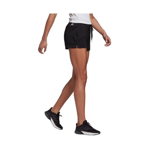 Spodenki adidas Essentials Slim Logo W GM5524 Spodenki adidas Essentials Slim Logo W GM5524