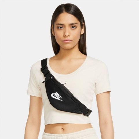 Saszetka, nerka Nike Heritage Waistpack DB0488 010 Saszetka, nerka Nike Heritage Waistpack DB0488 010