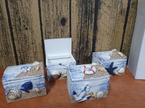 Szkatułka drewniana 4szt MORSKA 7,8X5,7X6CM C5739 Szkatułka drewniana 4szt MORSKA 7,8X5,7X6CM C5739