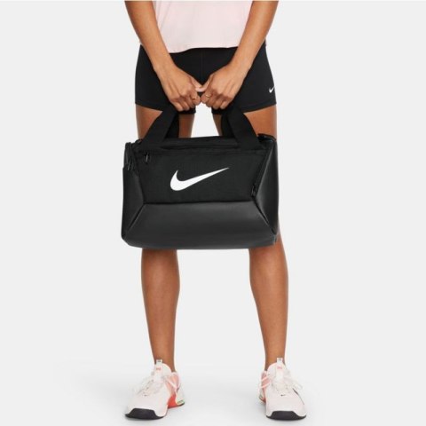 Torba Nike Brasilia 9.5 DM3977 010 Torba Nike Brasilia 9.5 DM3977 010