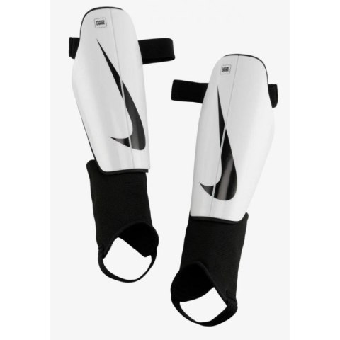 Ochraniacze piłkarskie Nike Charge DX4608-100 Ochraniacze piłkarskie Nike Charge DX4608-100