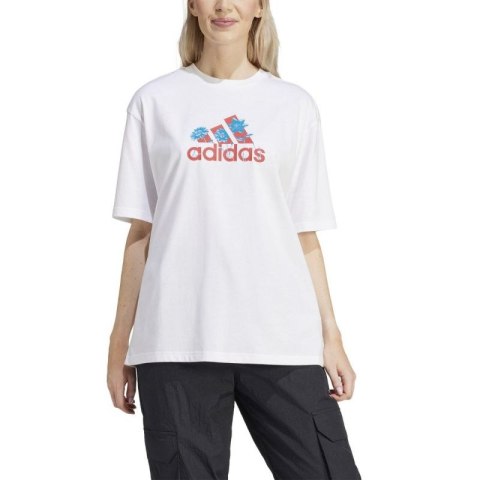 Koszulka damska adidas Flower Pack Badge of Sport biała IT1421 Koszulka damska adidas Flower Pack Badge of Sport biała IT1421