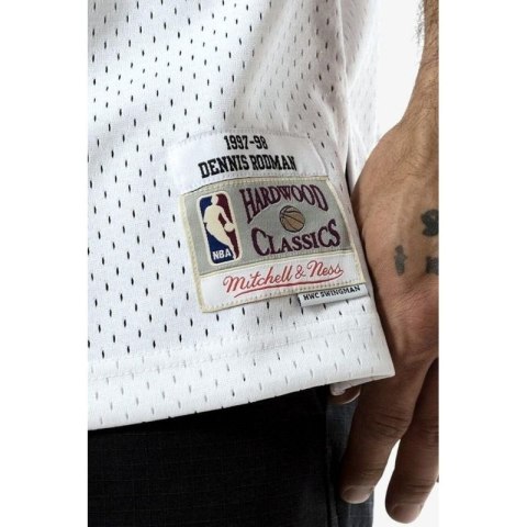 Koszulka Mitchell & Ness Chicago Bulls NBA Swingman Jersey Bulls 97-98 Dennis Rodman M SMJYAC18079-CBUWHIT97DRDN Koszulka Mitchell & Ness Chicago Bulls NBA Swingman Jersey Bulls 97-98 Dennis Rodman M SMJYAC18079-CBUWHIT97DRDN