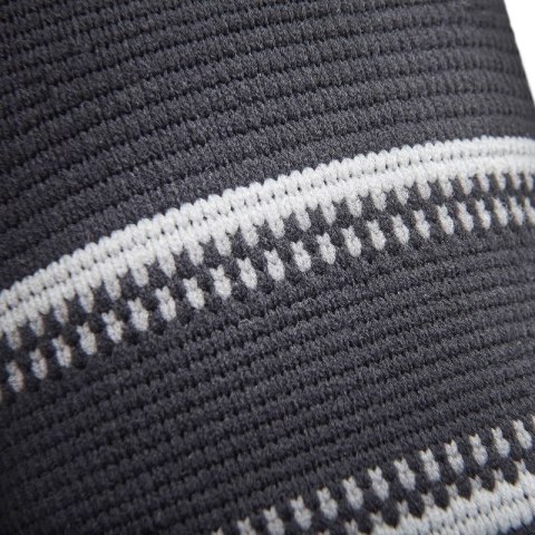 Opaska adidas na nadgarstek XL ADSU-12544BK Opaska adidas na nadgarstek XL ADSU-12544BK
