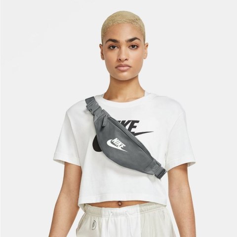 Saszetka nerka Nike Heritage Waistpack DB0488-084 Saszetka nerka Nike Heritage Waistpack DB0488-084