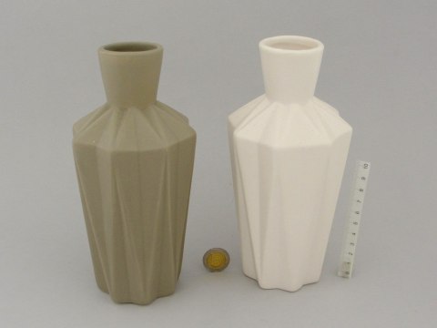 Wazon ceramiczny 10 x 20cm Wazon ceramiczny 10 x 20cm