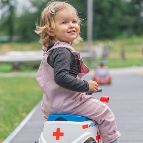 FALK Jeździk Samochód Ambulans z Klaksonem od 1 roku FALK Jeździk Samochód Ambulans z Klaksonem od 1 roku