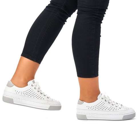 Skórzane buty ażurowe Rieker W RKR642 białe Skórzane buty ażurowe Rieker W RKR642 białe
