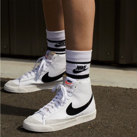 Buty Nike Blazer Mid '77 W CZ1055 100 Buty Nike Blazer Mid '77 W CZ1055 100