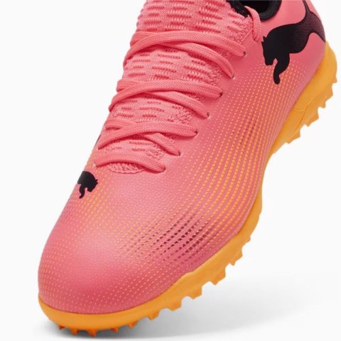 Buty piłkarskie Puma Future 7 Play TT Jr 107737-03 Buty piłkarskie Puma Future 7 Play TT Jr 107737-03