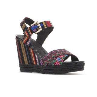 Buty na koturnie Geox W D82P6G 000AW C0042