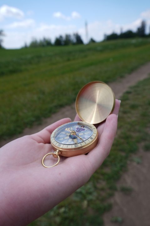Klasyczny Duży Kompas w Metalowej Obudowie Klasyczny KUBISPORT Klasyczny Duży Kompas w Metalowej Obudowie Klasyczny KUBISPORT