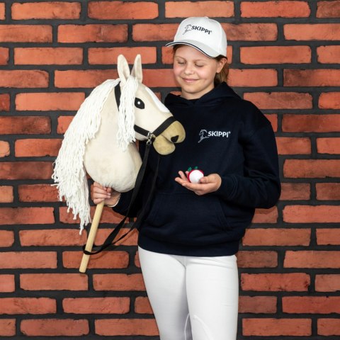 Hobby Horse Skippi - Almond - duży koń na kiju - A3 - kantar w zestawie Hobby Horse Skippi - Almond - duży koń na kiju - A3 - kantar w zestawie