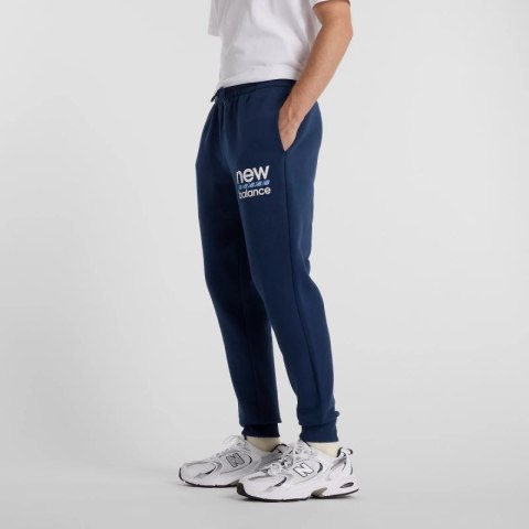 Spodnie New Balance Sport Graphic Fleece Jogger M MP51940NNY Spodnie New Balance Sport Graphic Fleece Jogger M MP51940NNY