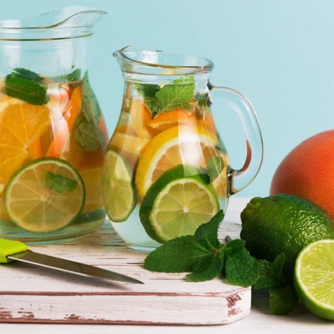 Dzbanek szklany do wody kompotu napojów lemoniady z uchwytem 0,5 l Dzbanek szklany do wody kompotu napojów lemoniady z uchwytem 0,5 l