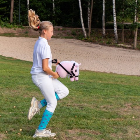 Hobby Horse Skippi - koń na kiju - różowy A5 - lekki i poręczny Hobby Horse Skippi - koń na kiju - różowy A5 - lekki i poręczny