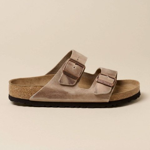 Klapki Birkenstock Arizona Soft Footbed Oiled Leather Tabacco Brown narrow wąskie damskie/męskie (0552813) Klapki Birkenstock Arizona Soft Footbed Oiled Leather Tabacco Brown narrow wąskie damskie/męskie (0552813)