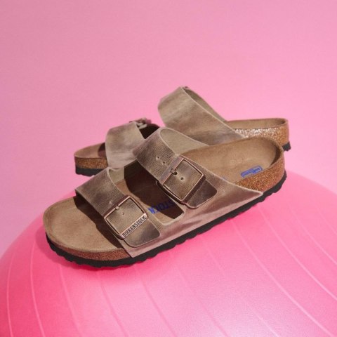 Klapki Birkenstock Arizona Soft Footbed Oiled Leather Tabacco Brown narrow wąskie damskie/męskie (0552813) Klapki Birkenstock Arizona Soft Footbed Oiled Leather Tabacco Brown narrow wąskie damskie/męskie (0552813)