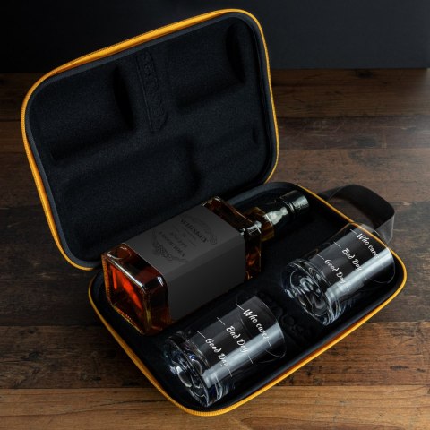 Etui na whisky ze szklankami Who cares męża niego Etui na whisky ze szklankami Who cares męża niego