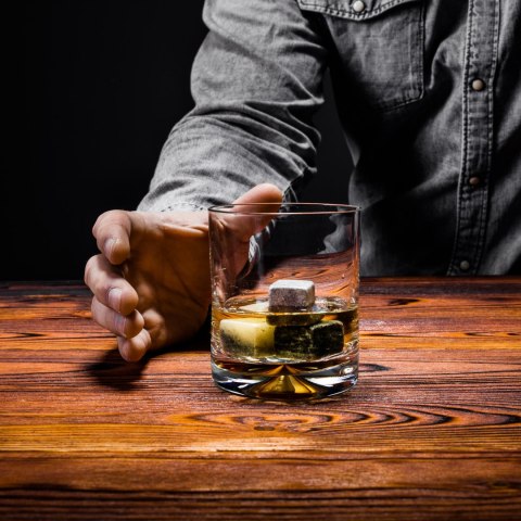 Etui na whisky ze szklankami dla niego chłopaka Etui na whisky ze szklankami dla niego chłopaka