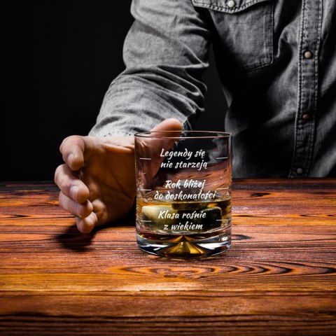 Urodzinowa szklanka do whisky - prezent na 18 urodziny