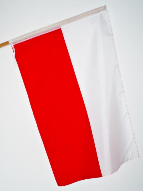 Flaga materiał biało-czerwona 25szt. 15X21 Flaga materiał biało-czerwona 25szt. 15X21