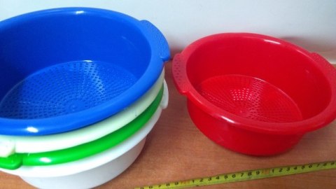 Cedzak plastikowy stojący 21cm Cedzak plastikowy stojący 21cm