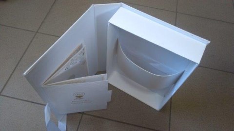 Pudełko na wszystkie pamiątki komunijne Pudełko na wszystkie pamiątki komunijne