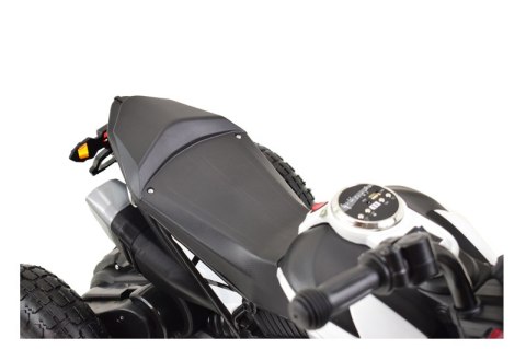 MOTOR ŚCIGACZ NA POMPOWANYCH KOŁACH, DWA SILNIKI SUPER NOWOŚĆ/TK103 MOTOR ŚCIGACZ NA POMPOWANYCH KOŁACH, DWA SILNIKI SUPER NOWOŚĆ/TK103