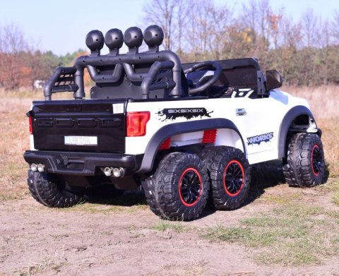 MEGA JEEP WORKS SIX 4X4, 2 X 12V MĘKKIE KOŁA, MIĘKKIE SIEDZENIE/JC003 MEGA JEEP WORKS SIX 4X4, 2 X 12V MĘKKIE KOŁA, MIĘKKIE SIEDZENIE/JC003