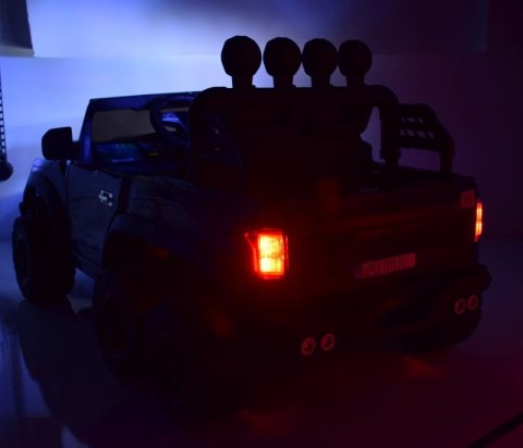 MEGA JEEP WORKS SIX 4X4, 2 X 12V MĘKKIE KOŁA, MIĘKKIE SIEDZENIE/JC003 MEGA JEEP WORKS SIX 4X4, 2 X 12V MĘKKIE KOŁA, MIĘKKIE SIEDZENIE/JC003