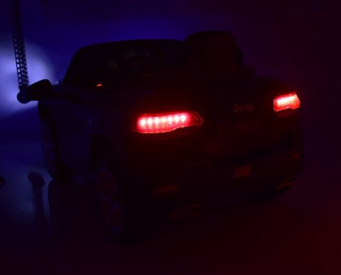 ORYGINALNY JEEP GRAND CHEROKEE, MIĘKKIE KOŁA, MIĘKKIE SIEDZENIE, SUPER WERSJA/JJ2055 ORYGINALNY JEEP GRAND CHEROKEE, MIĘKKIE KOŁA, MIĘKKIE SIEDZENIE, SUPER WERSJA/JJ2055