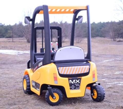 WIELKI WÓZEK WIDŁOWY Z OBROTOWYMI KÓŁKAMI/XMX638 WIELKI WÓZEK WIDŁOWY Z OBROTOWYMI KÓŁKAMI/XMX638